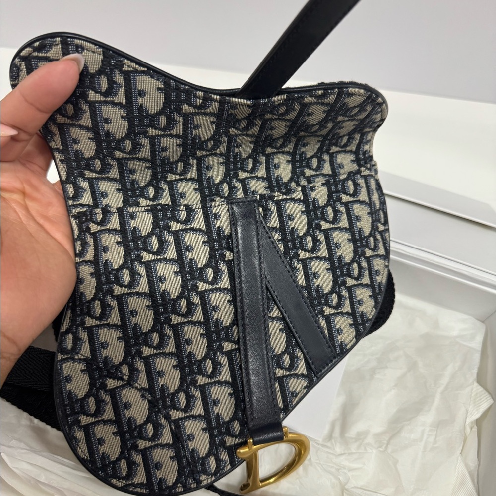 Dior Saddle Belt Pouch - Picture 2 of 6